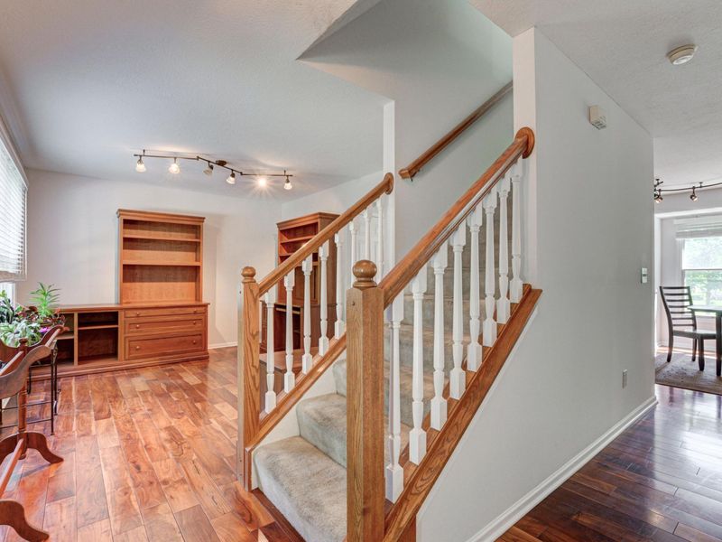 4074 Treebrook Drive , Hilliard, OH 43026 Photo 3