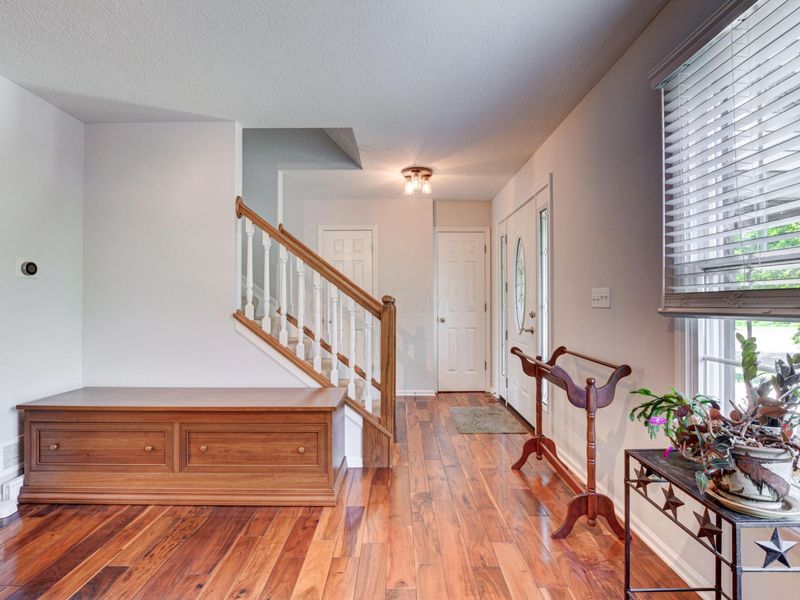 4074 Treebrook Drive , Hilliard, OH 43026 Photo 5