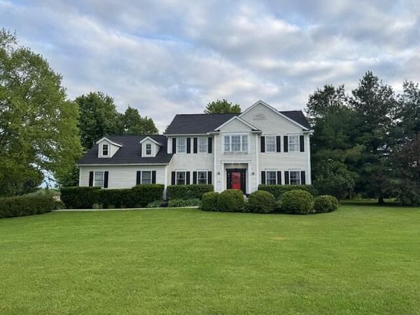 104 Grand Pointe Drive , Hebron, OH 43025