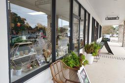 280 W Coleman Boulevard  photo 4