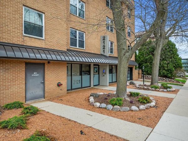 2121 Cambridge AVENUE, Unit 314, Milwaukee, WI 53202