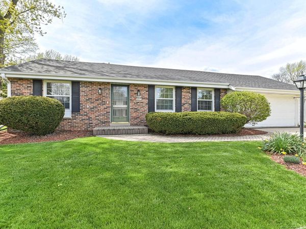 W173N8479 Westbridge AVENUE, Menomonee Falls, WI 53051