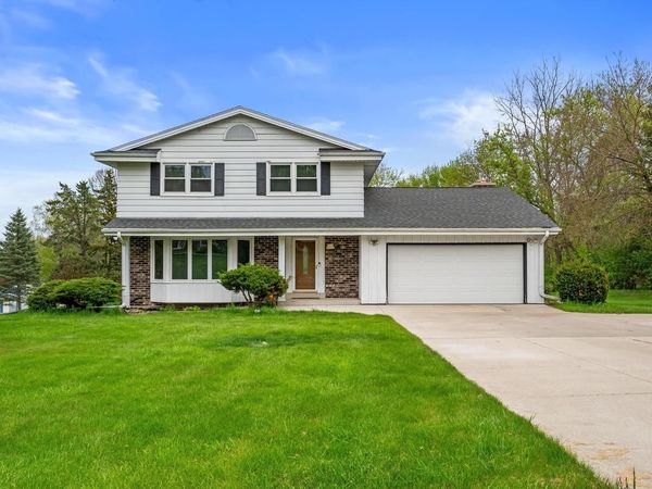 W256N5754 North Hill DRIVE, Lisbon, WI 53089