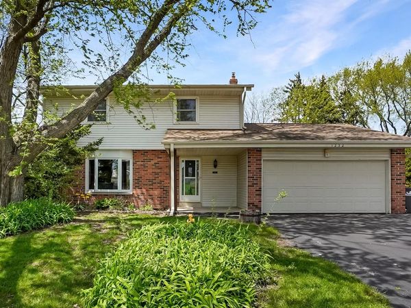 1232 Chippewa DRIVE, Waukesha, WI 53186