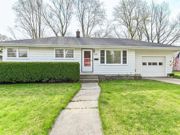 W168N8492 Jacobson DRIVE, Menomonee Falls, WI 53051