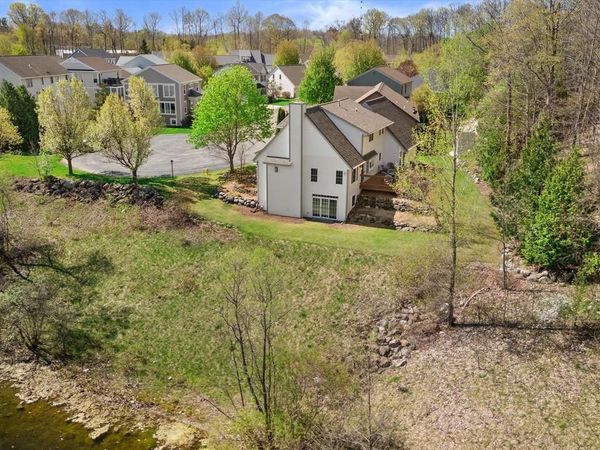 501 Drumlin COVE, Slinger, WI 53086