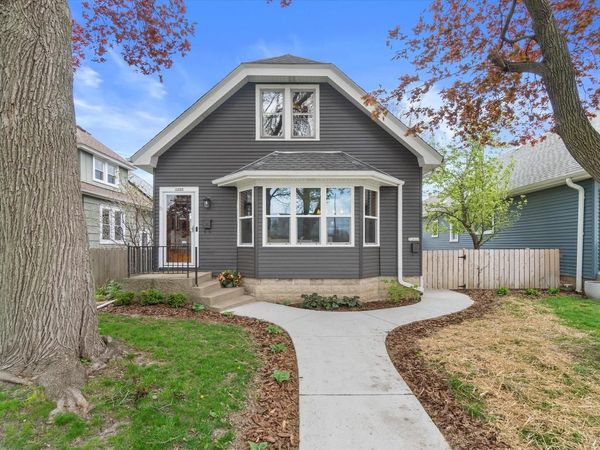 3260 Dayfield AVENUE, Milwaukee, WI 53207