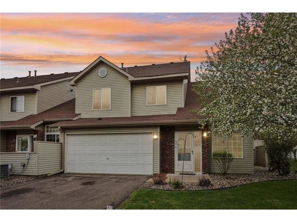 2357 Oakridge Circle, Hudson, WI 54016