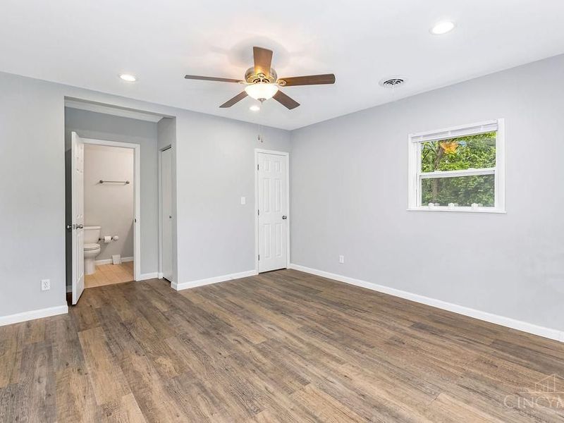 1019 W Main Street, Loveland, OH 45140 Photo 8