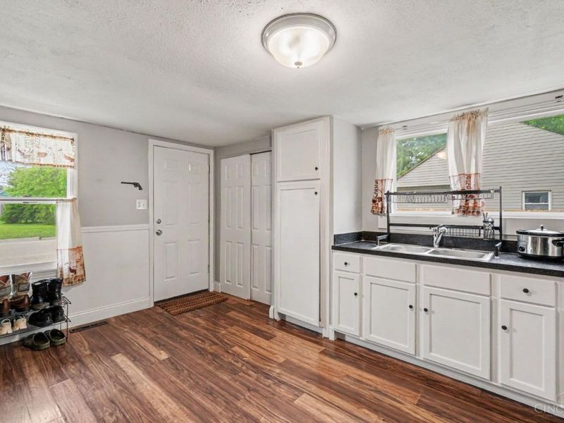 300 S First Street, Trenton, OH 45067 Photo 7