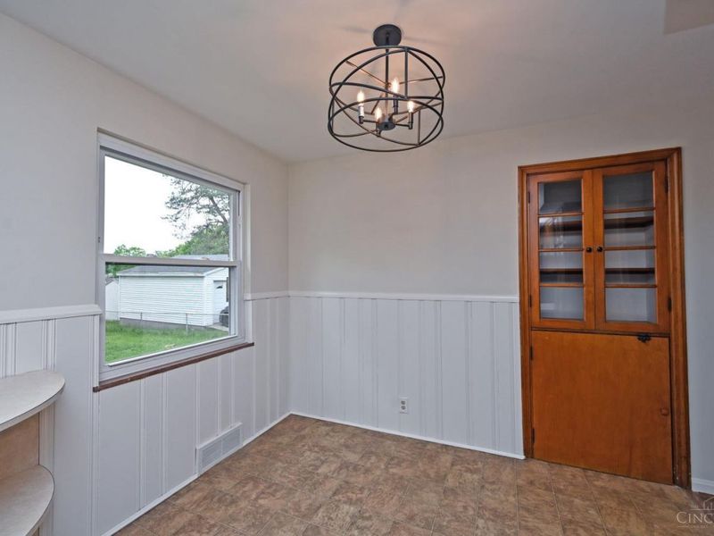 178 E Crest Drive, Reading, OH 45215 Photo 10