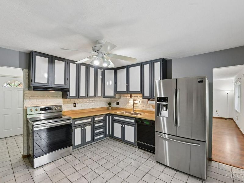 1278 Sanborn Court, Reading, OH 45215 Photo 10