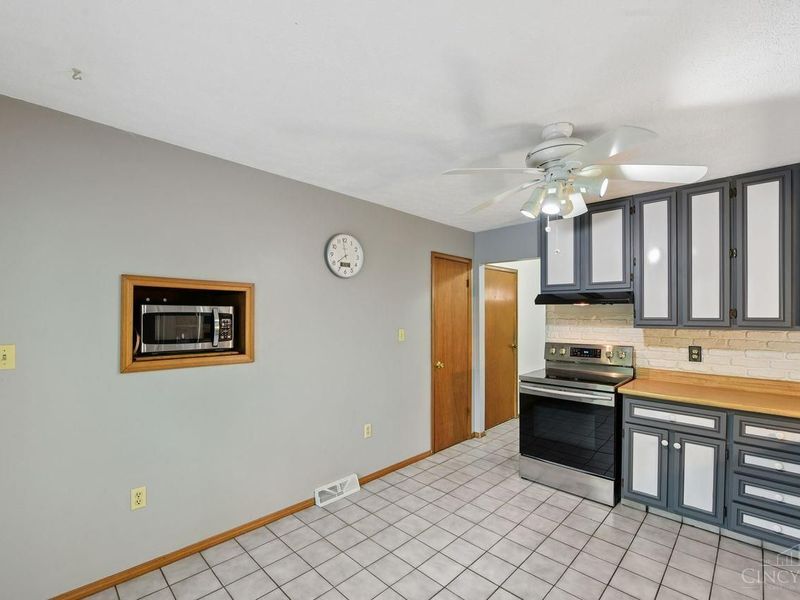 1278 Sanborn Court, Reading, OH 45215 Photo 13