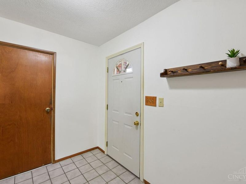 1278 Sanborn Court, Reading, OH 45215 Photo 3