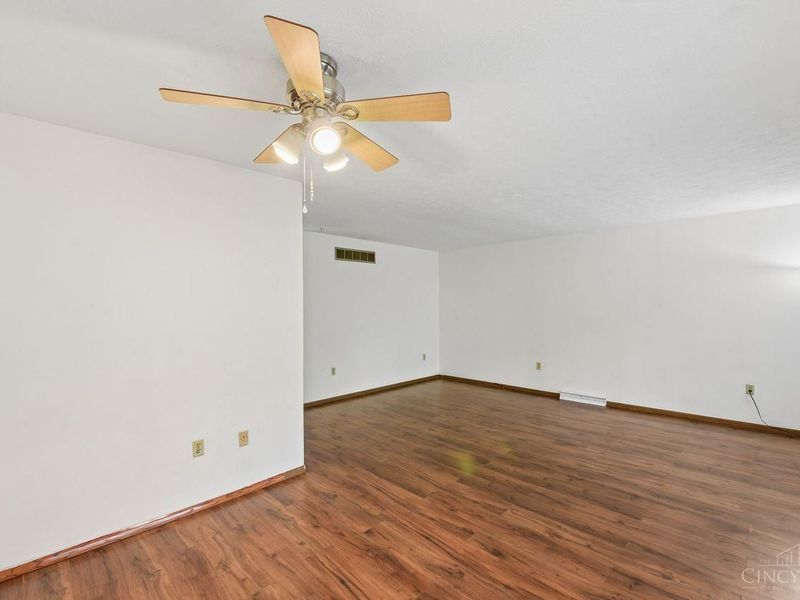 1278 Sanborn Court, Reading, OH 45215 Photo 9