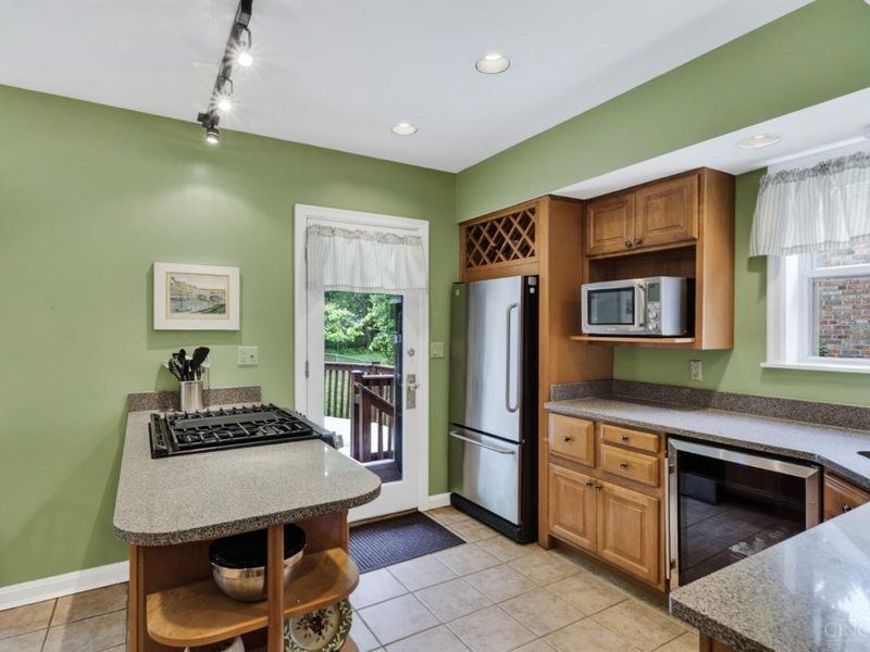 3846 Drakewood Drive, Cincinnati, OH 45209 Photo 15