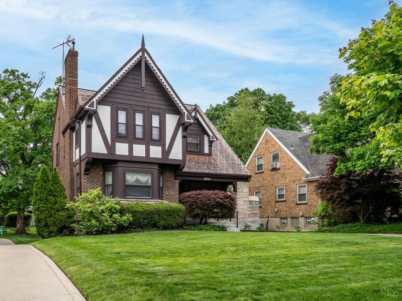 3846 Drakewood Drive, Cincinnati, OH 45209 Photo 3