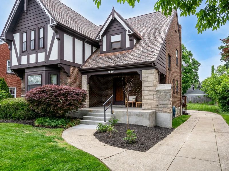 3846 Drakewood Drive, Cincinnati, OH 45209 Photo 4