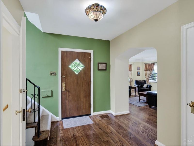 3846 Drakewood Drive, Cincinnati, OH 45209 Photo 6
