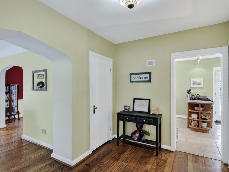 3846 Drakewood Drive, Cincinnati, OH 45209 Photo 7