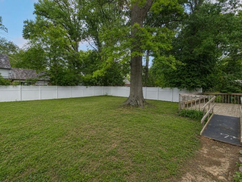 6481 Devonwood Drive, Cincinnati, OH 45224 Photo 30