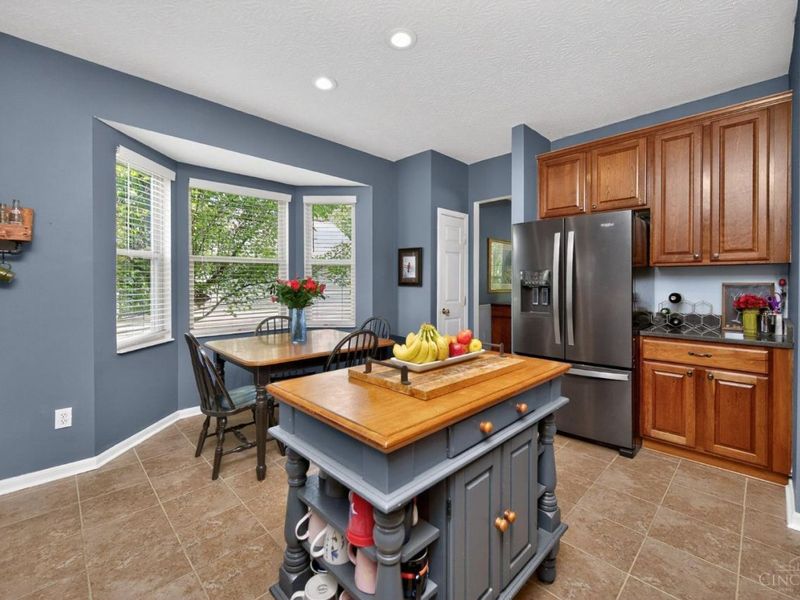 218 Heffron Circle, Hamilton Twp, OH 45039 Photo 11
