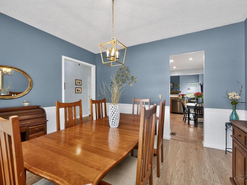 218 Heffron Circle, Hamilton Twp, OH 45039 Photo 9