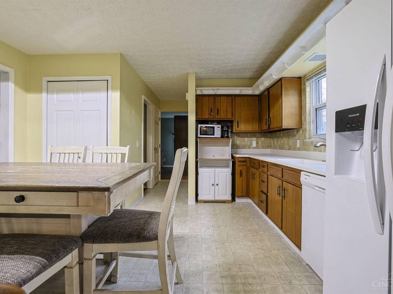 7099 Pickway Drive, Green Township, OH 45233 Photo 17