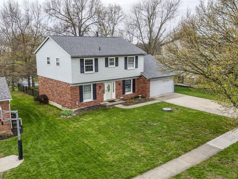 7099 Pickway Drive, Green Township, OH 45233 Photo 2