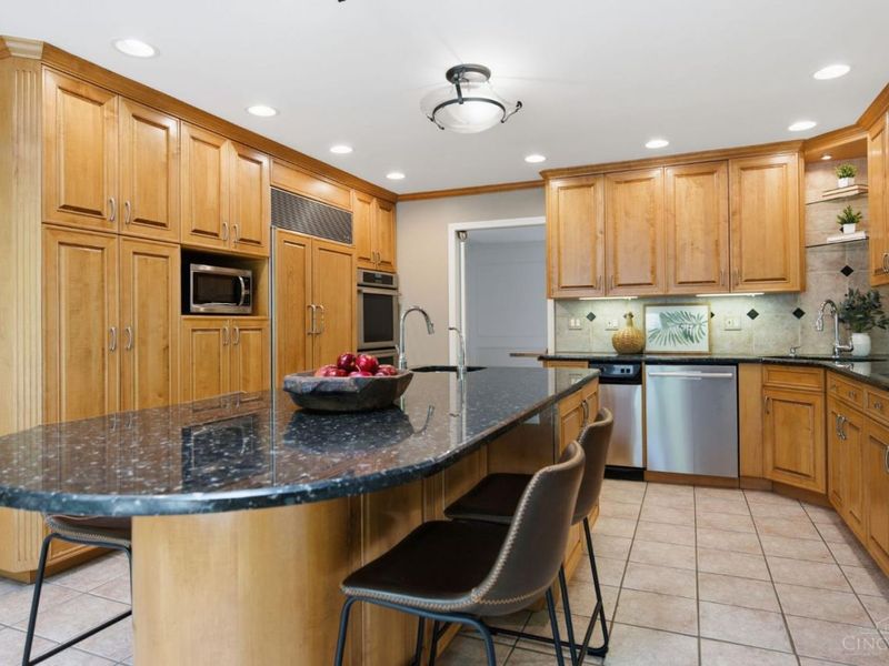 9486 Oakhurst Court, Blue Ash, OH 45241 Photo 26