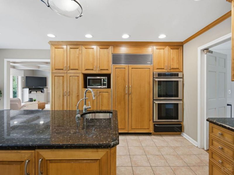 9486 Oakhurst Court, Blue Ash, OH 45241 Photo 27