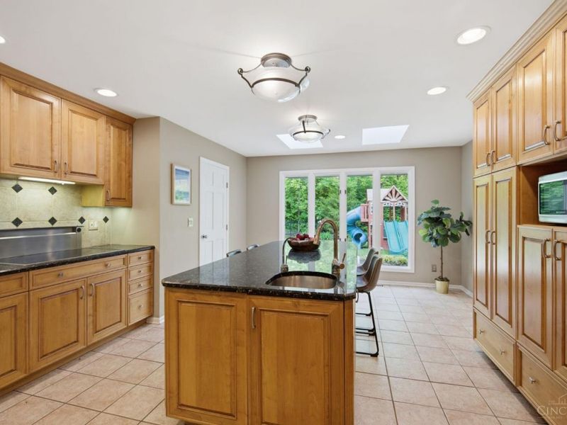 9486 Oakhurst Court, Blue Ash, OH 45241 Photo 28