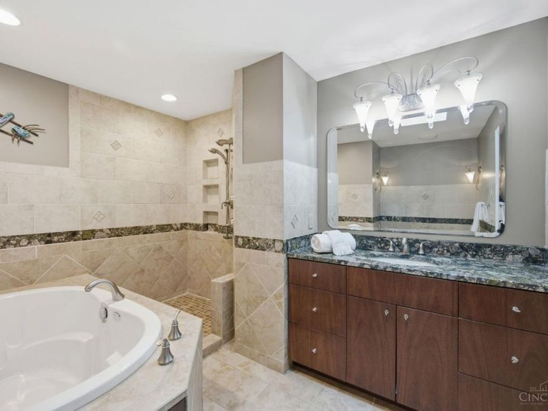 9486 Oakhurst Court, Blue Ash, OH 45241 Photo 36
