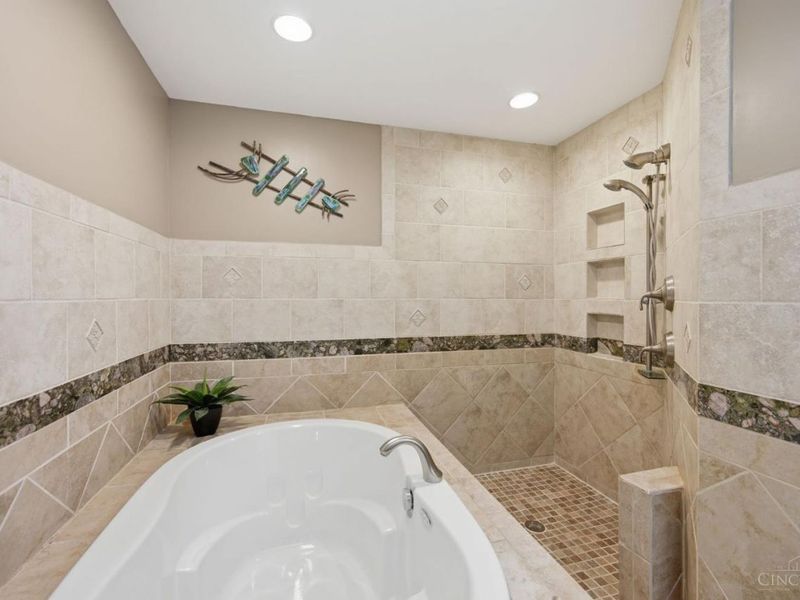 9486 Oakhurst Court, Blue Ash, OH 45241 Photo 37