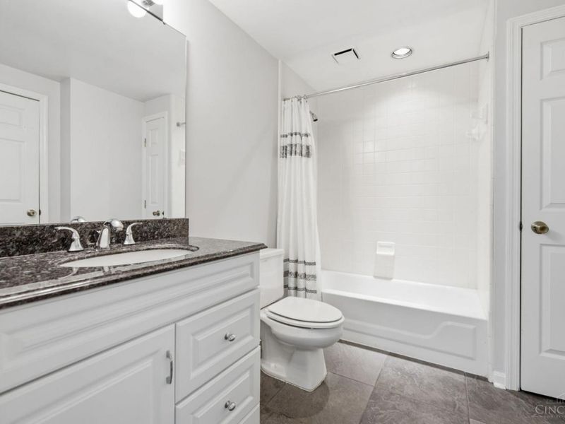 9486 Oakhurst Court, Blue Ash, OH 45241 Photo 56