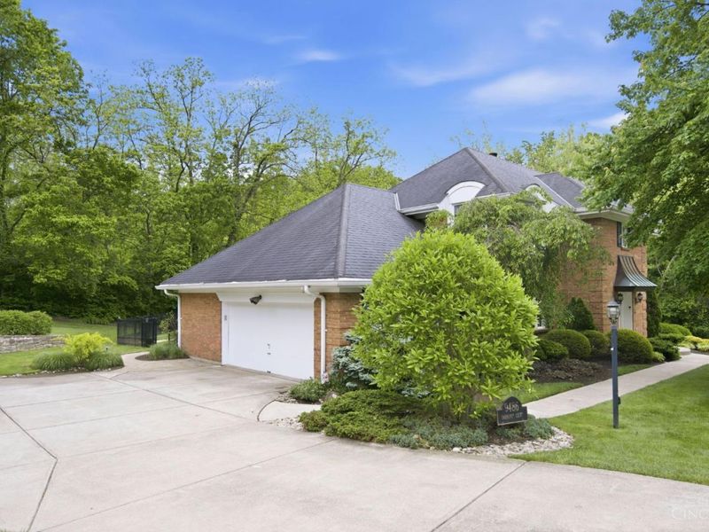 9486 Oakhurst Court, Blue Ash, OH 45241 Photo 57