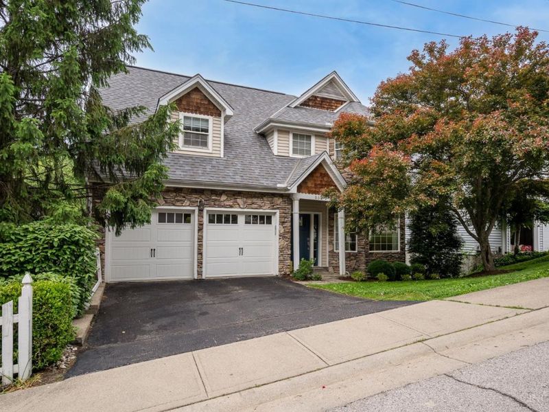 557 Hoge Street, Cincinnati, OH 45226 Photo 1