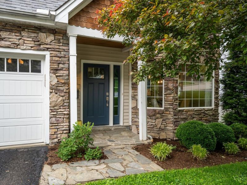 557 Hoge Street, Cincinnati, OH 45226 Photo 2