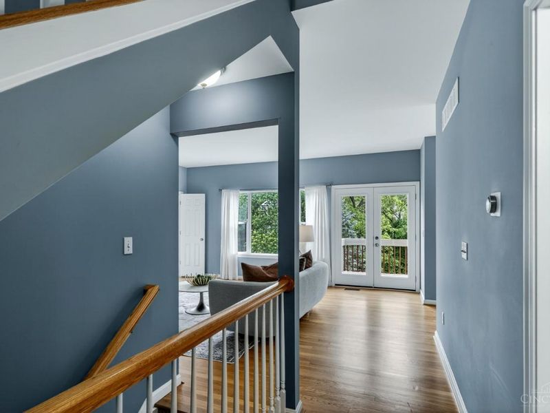 557 Hoge Street, Cincinnati, OH 45226 Photo 4