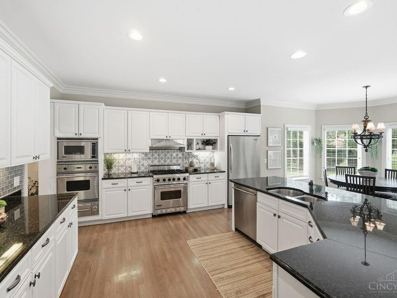 8623 Old Stone Court, Montgomery, OH 45249 Photo 24
