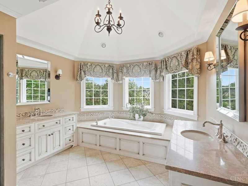 8623 Old Stone Court, Montgomery, OH 45249 Photo 62