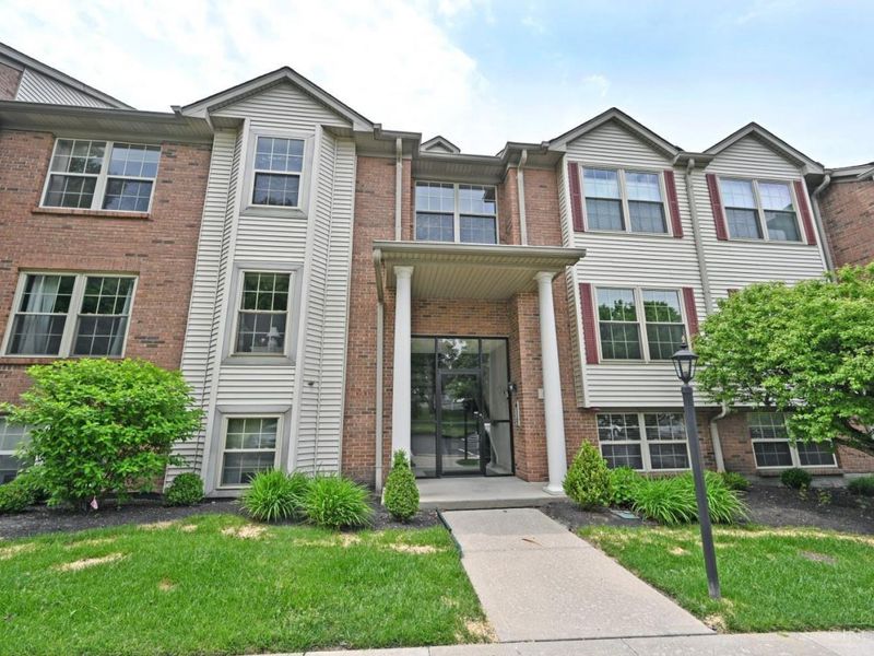 142 Palisades Point, Unit 4, Cincinnati, OH 45238 Photo 1