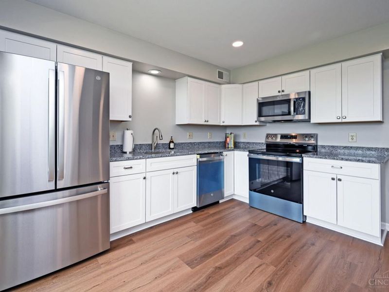142 Palisades Point, Unit 4, Cincinnati, OH 45238 Photo 16