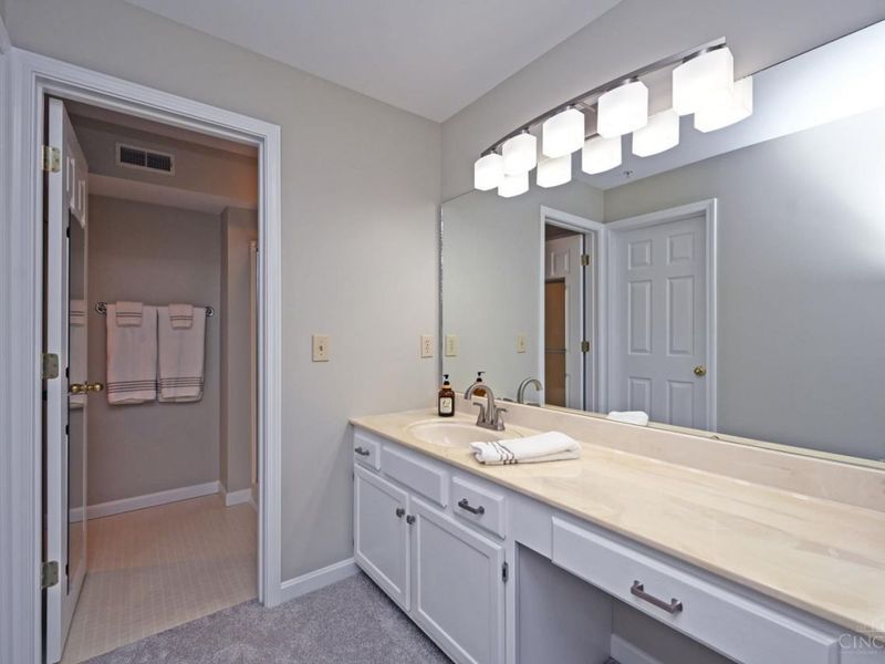 142 Palisades Point, Unit 4, Cincinnati, OH 45238 Photo 19