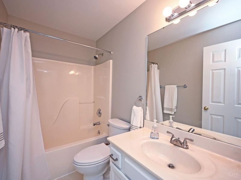 142 Palisades Point, Unit 4, Cincinnati, OH 45238 Photo 24