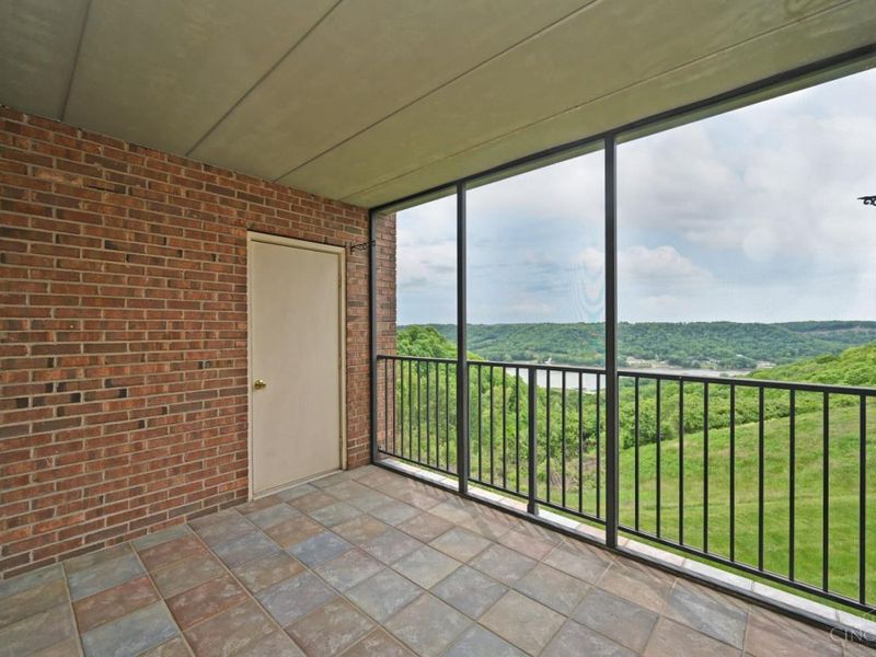 142 Palisades Point, Unit 4, Cincinnati, OH 45238 Photo 27