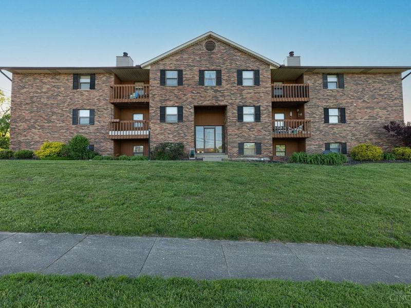3163 Roesch Boulevard, Unit 6, Fairfield, OH 45014 Photo 1