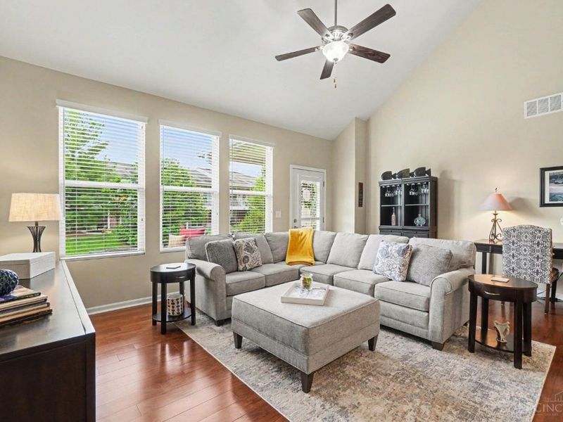 381 Turtle Creek Drive, Loveland, OH 45140 Photo 11