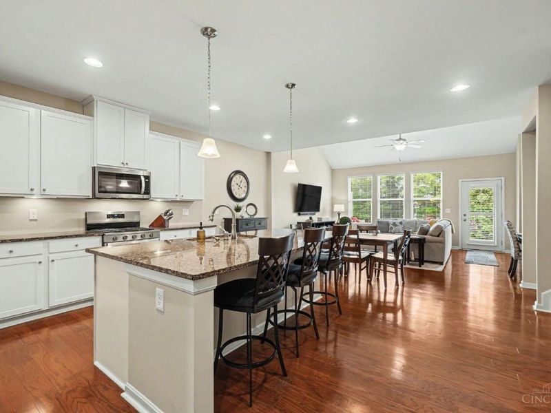 381 Turtle Creek Drive, Loveland, OH 45140 Photo 7