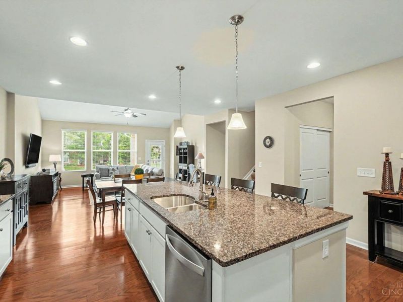 381 Turtle Creek Drive, Loveland, OH 45140 Photo 8